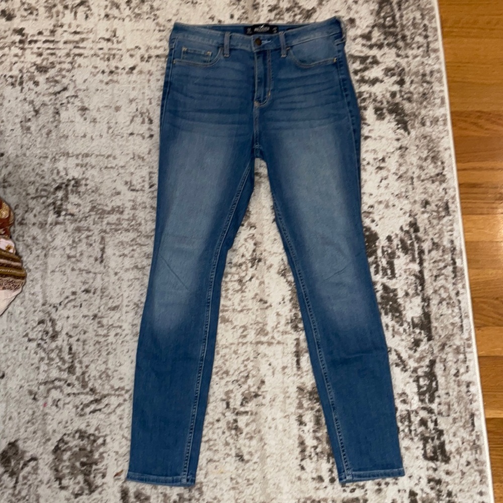 Hollister High-Rise Super Skinny Jeans